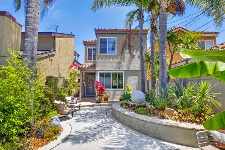 Property photo for 330 Ultimo Avenue, Long Beach, CA