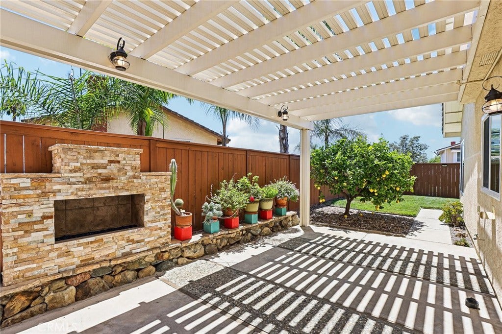 4 El Vaquero, Rancho Santa Margarita, CA 92688 4 El Vaquero, Rancho Santa Margarita, CA 92688