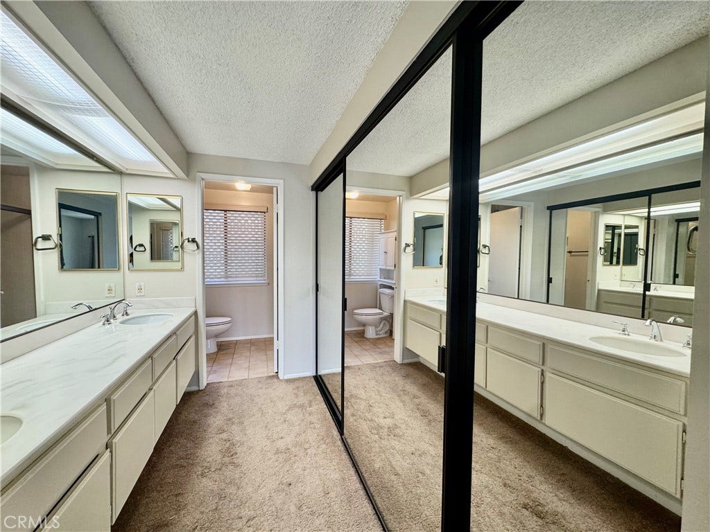 27814 Paguera, #31, Mission Viejo, CA 92692 27814 Paguera, #31, Mission Viejo, CA 92692