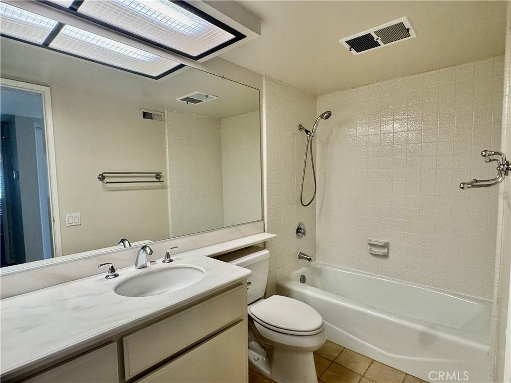 27814 Paguera, #31, Mission Viejo, CA 92692 27814 Paguera, #31, Mission Viejo, CA 92692