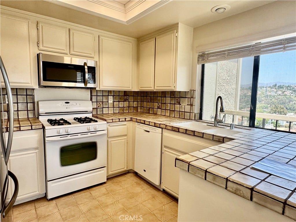 27814 Paguera, #31, Mission Viejo, CA 92692 27814 Paguera, #31, Mission Viejo, CA 92692