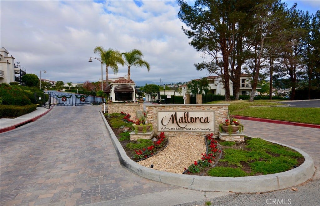 27814 Paguera, #31, Mission Viejo, CA 92692 27814 Paguera, #31, Mission Viejo, CA 92692