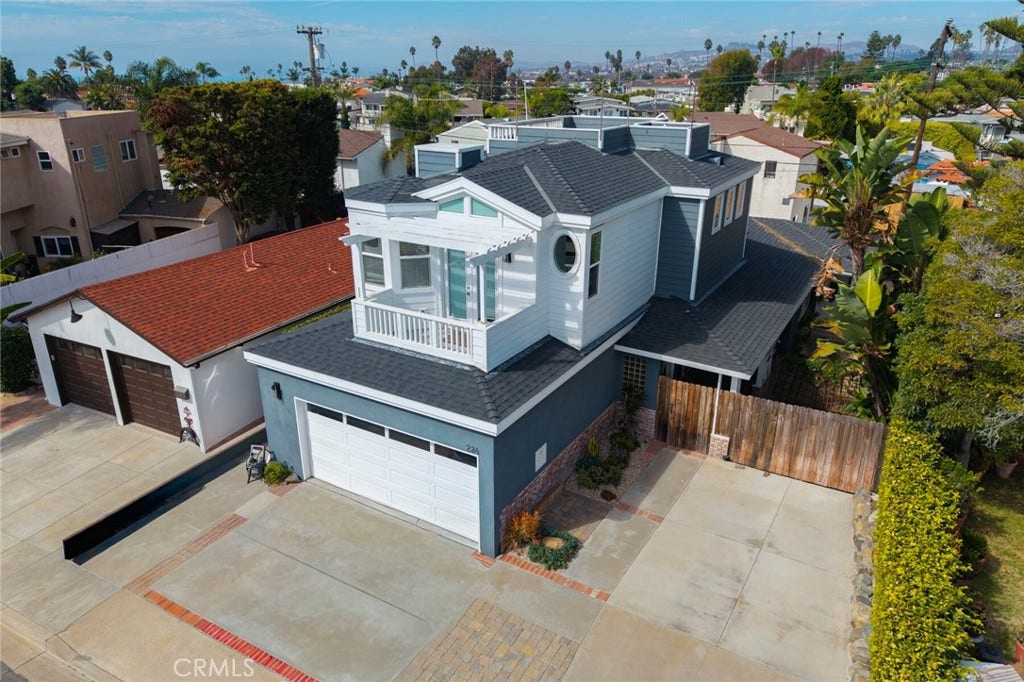 226 W Mariposa, San Clemente, CA 92672 226 W Mariposa, San Clemente, CA 92672