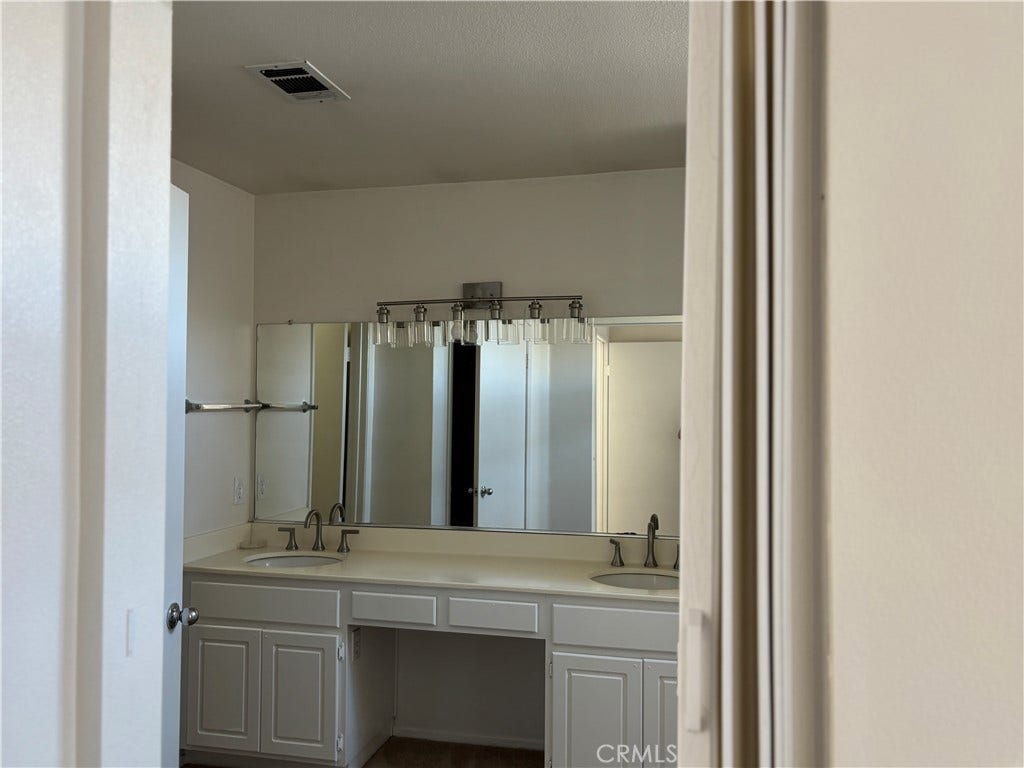 17 Rue Fontaine, Lake Forest, CA 92610