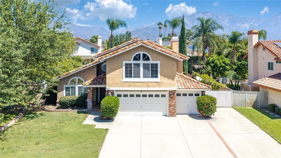 Property photo for 919 W 14th st, Upland, CA