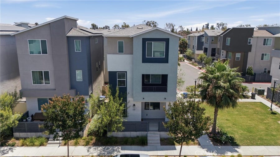 Property photo for 916 E 3RD ST, Santa Ana, CA