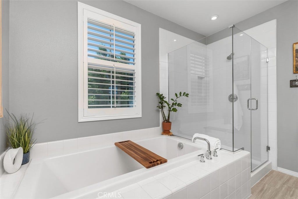 171 Natal, Rancho Mission Viejo, CA 92694 Master retreat bath