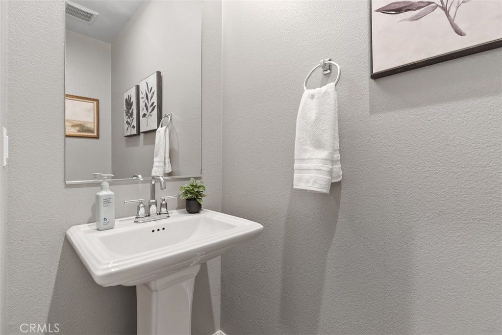 171 Natal, Rancho Mission Viejo, CA 92694 Downstairs Powder Room