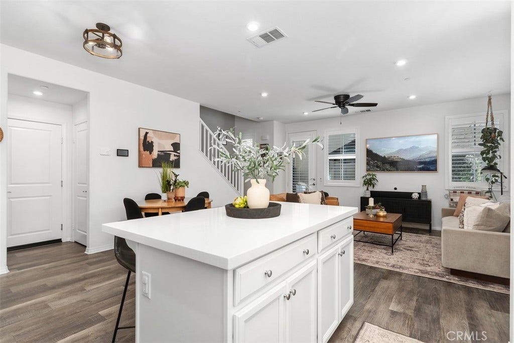 171 Natal, Rancho Mission Viejo, CA 92694 Open concept Kitchen to Family Room