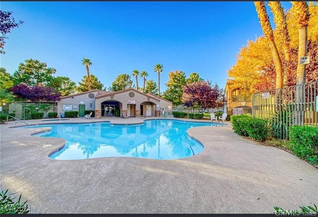 19431 Rue De Valore, #42h, Lake Forest, CA 92610 POOL BY THE CLUB HOUSE