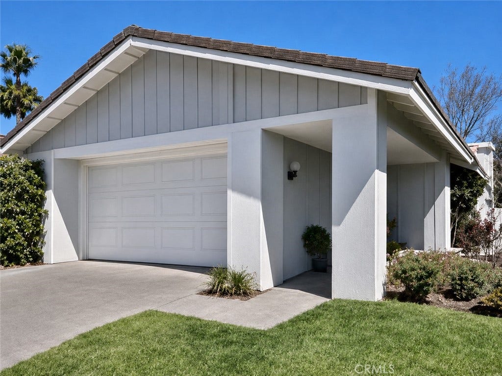 18976 Singingwood Circle, Lake Forest, CA 92679 Ai generated paint to look like home is painted