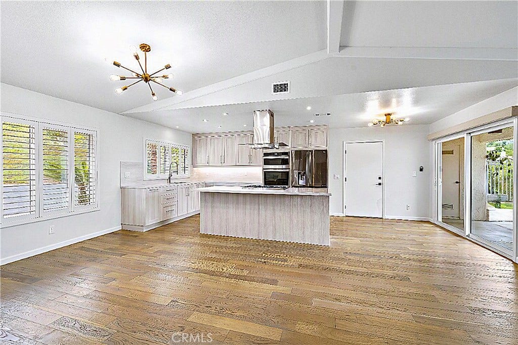 28212 VIA CERNUDA, Mission Viejo, CA 92692 28212 VIA CERNUDA, Mission Viejo, CA 92692