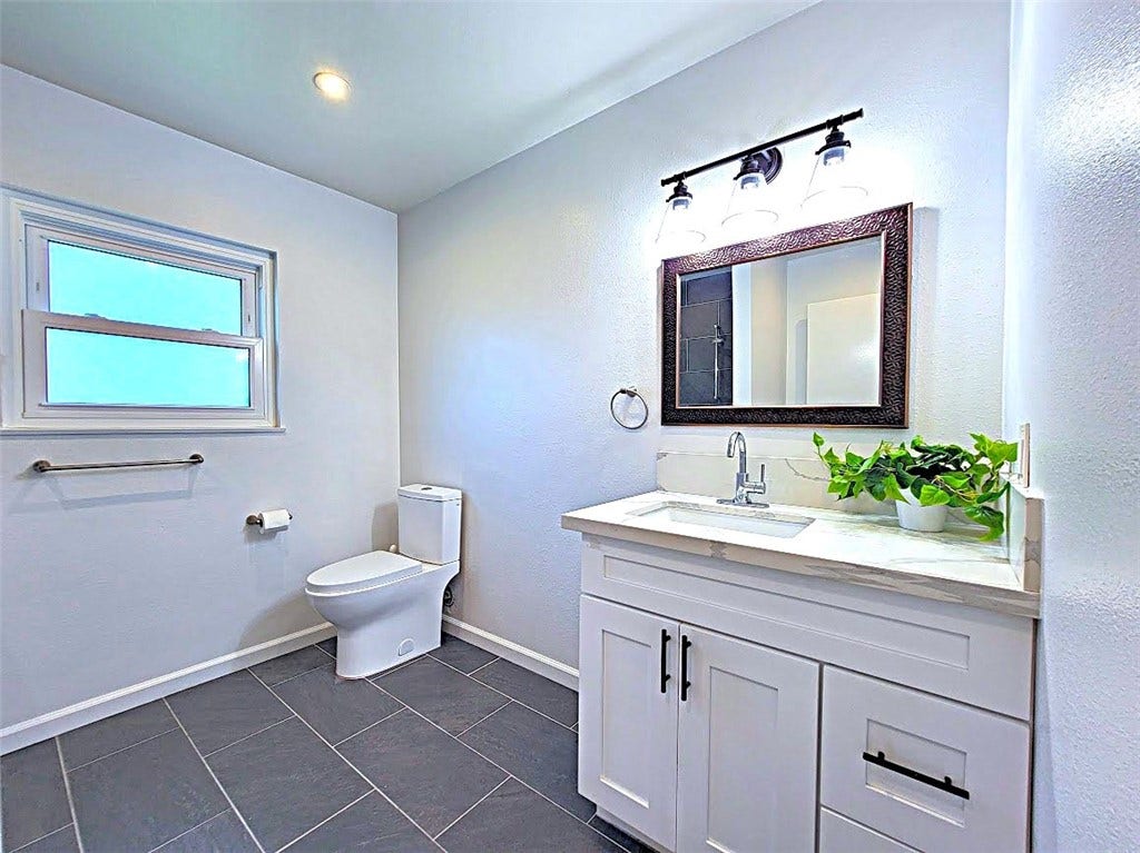 28212 VIA CERNUDA, Mission Viejo, CA 92692 28212 VIA CERNUDA, Mission Viejo, CA 92692