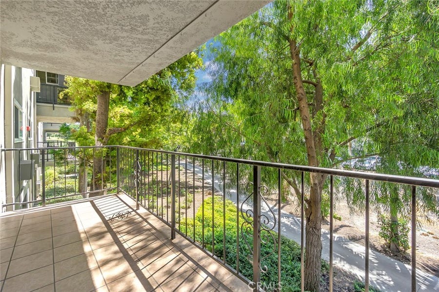 Property photo for 2393 Via Mariposa W, #1D, Laguna Woods, CA