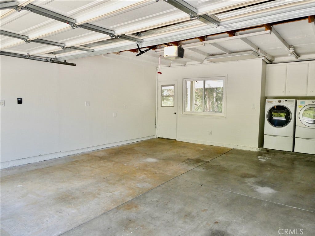 23531 Via Murillo, Mission Viejo, CA 92692 Spacious 2-Car Garage