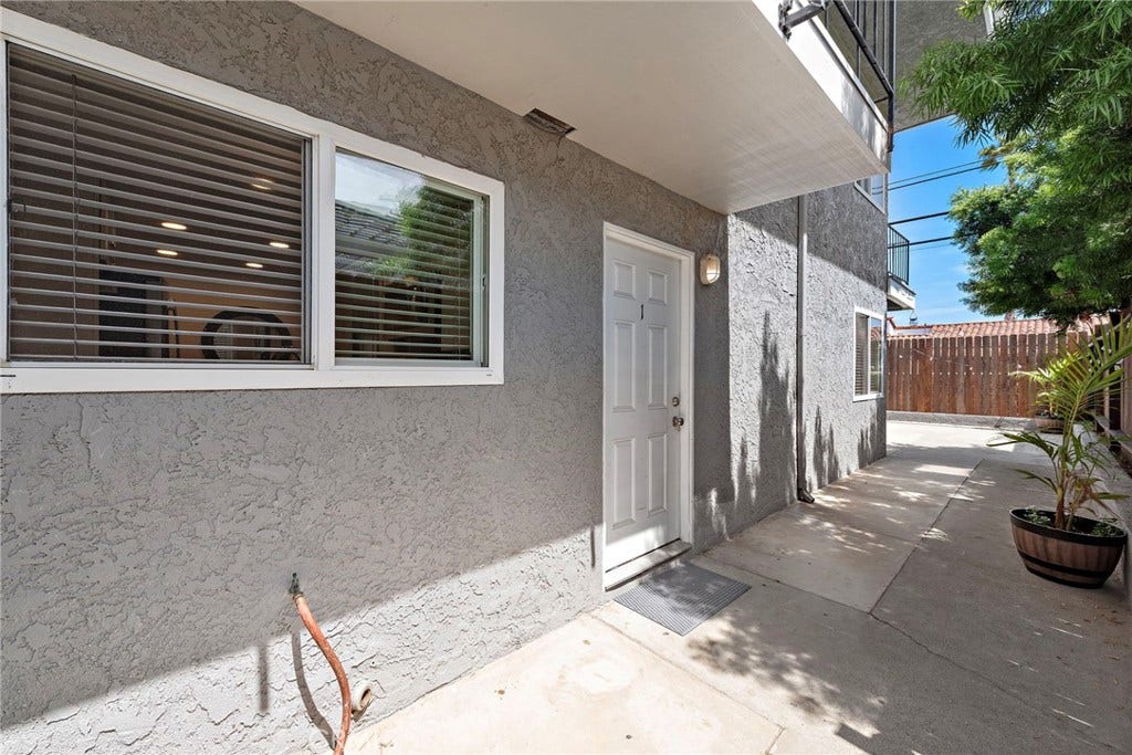 129 Avenida Serra, San Clemente, CA 92672 Unit 1 - 3bd/1.5ba