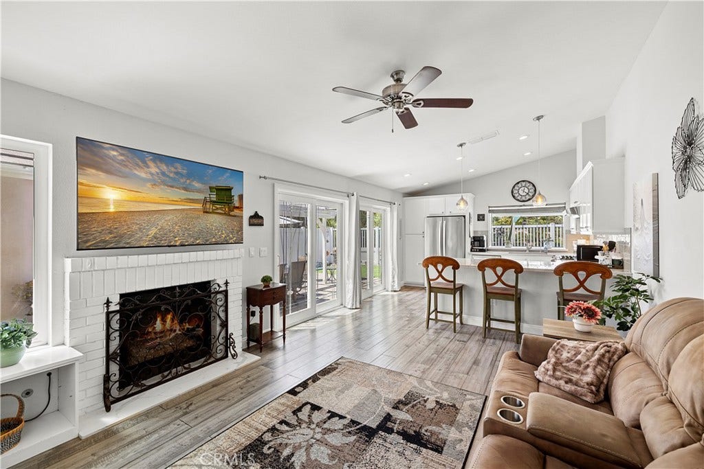 21 Misty Creek, Laguna Hills, CA 92653 21 Misty Creek, Laguna Hills, CA 92653