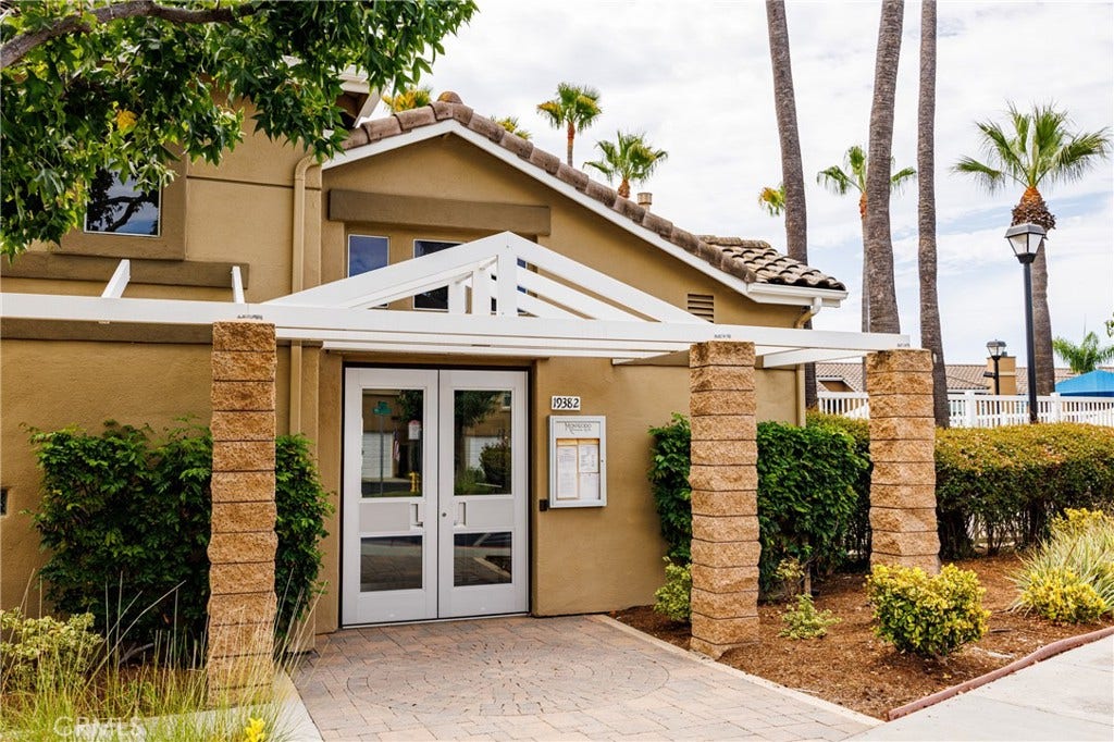 28392 Klondike Drive, Lake Forest, CA 92679 HOA Clubhouse.