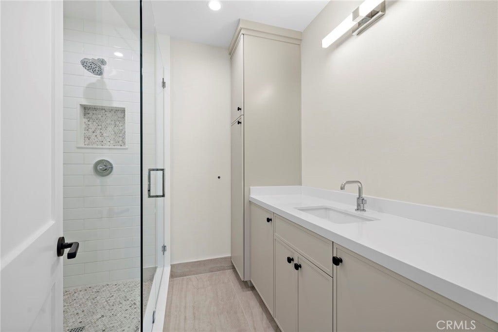 22661 Sweetmeadow, Mission Viejo, CA 92692 Main Floor Full Bathroom