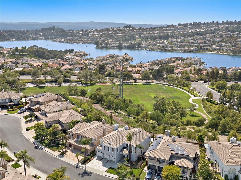 22661 Sweetmeadow, Mission Viejo, CA 92692 22661 Sweetmeadow, Mission Viejo, CA 92692