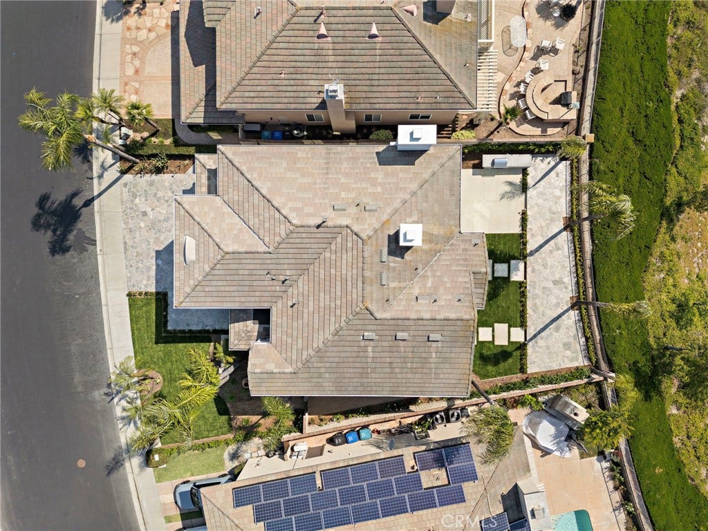 22661 Sweetmeadow, Mission Viejo, CA 92692 22661 Sweetmeadow, Mission Viejo, CA 92692