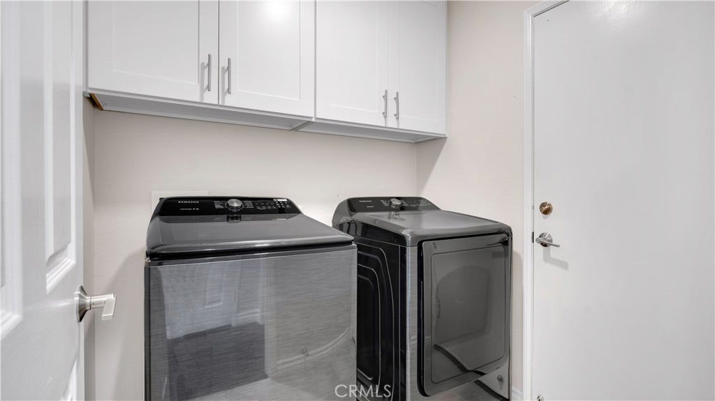 43 Cantata, Mission Viejo, CA 92692 Downstairs laundry room