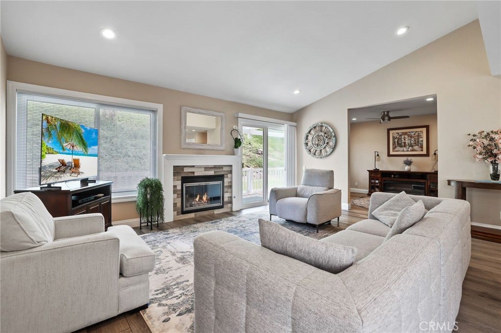 28275 Zurburan, Mission Viejo, CA 92692 28275 Zurburan, Mission Viejo, CA 92692