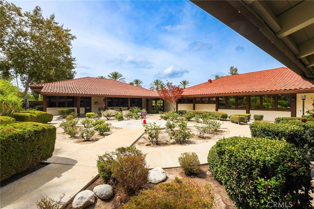 28275 Zurburan, Mission Viejo, CA 92692 28275 Zurburan, Mission Viejo, CA 92692
