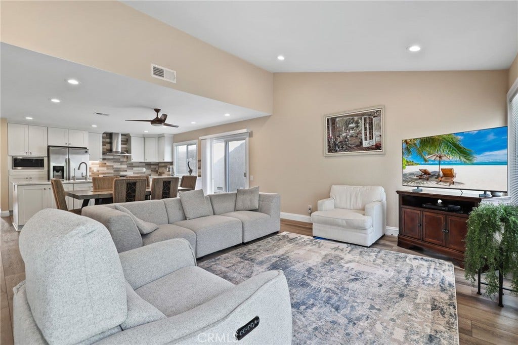 28275 Zurburan, Mission Viejo, CA 92692 28275 Zurburan, Mission Viejo, CA 92692