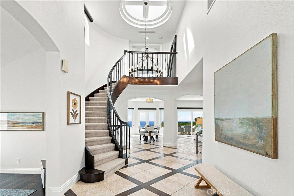 6 Cavalier, Laguna Niguel, CA 92677 Upstairs to the Private Primary Retreat