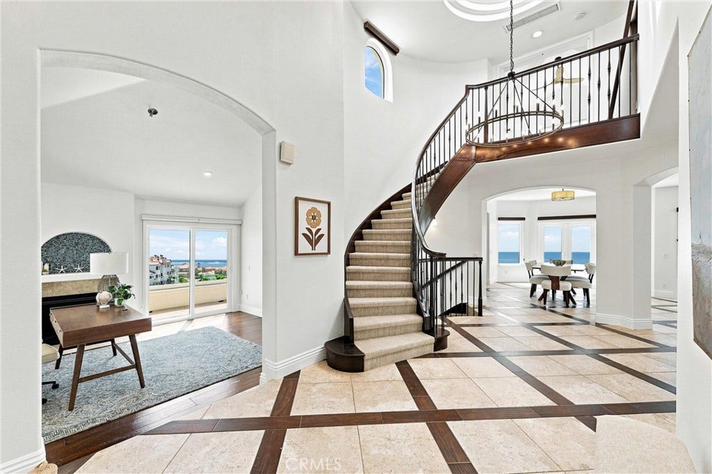 6 Cavalier, Laguna Niguel, CA 92677 Welcome to 6 Cavalier, with ocean views from every level