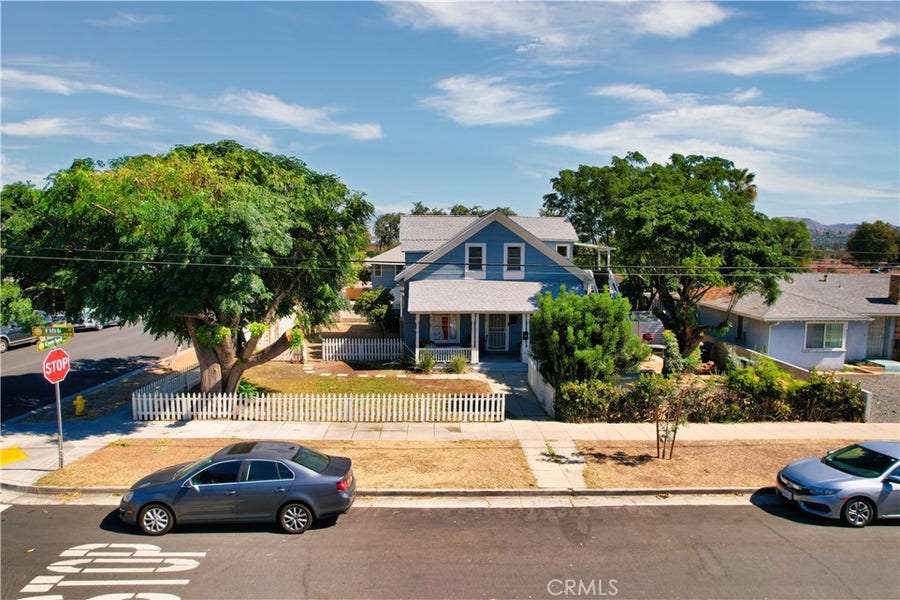 Property photo for 523 W 5th Street, Corona, CA