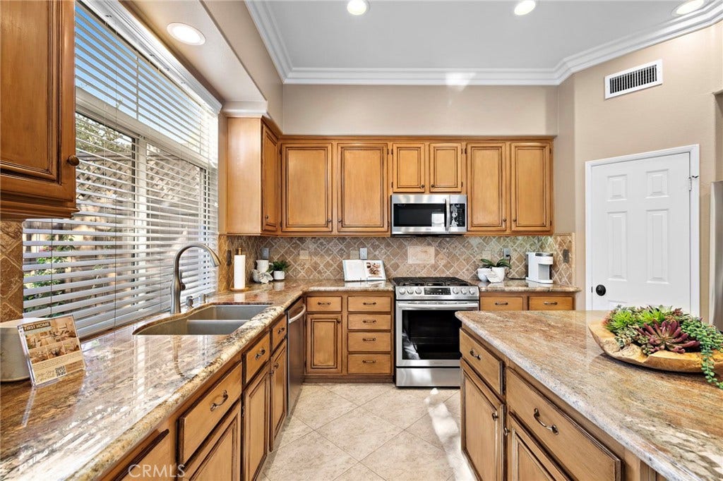 27 Las Cruces, Rancho Santa Margarita, CA 92688 27 Las Cruces, Rancho Santa Margarita, CA 92688