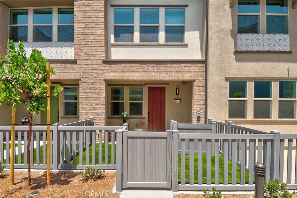 1046 Hazel Drive, Rancho Mission Viejo, CA 92694 1046 Hazel Drive, Rancho Mission Viejo, CA 92694
