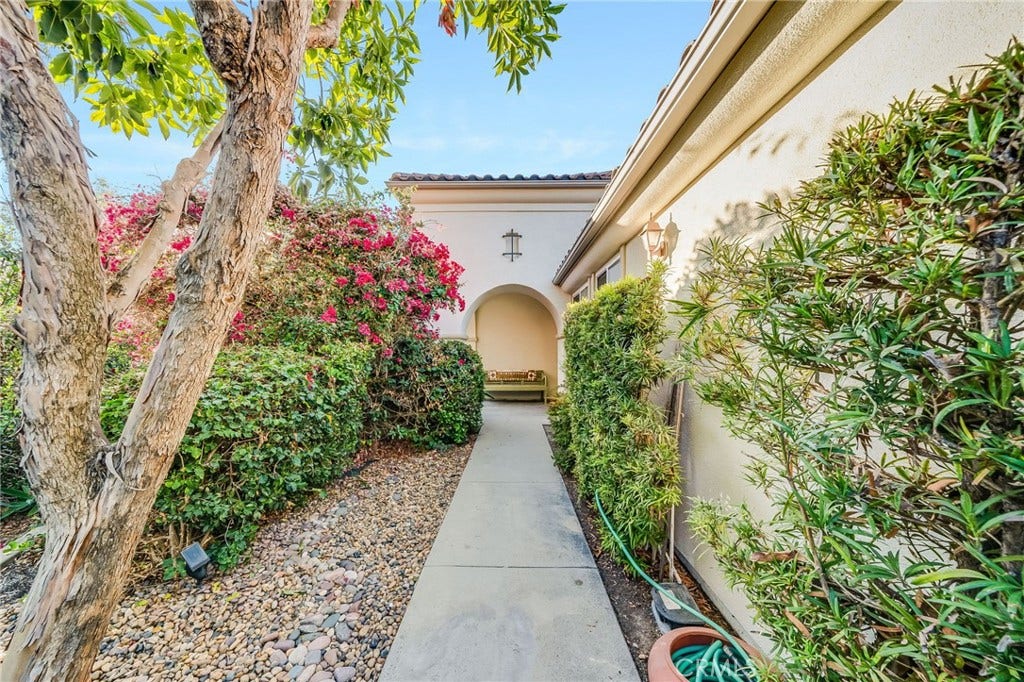 2 Avenida Cristal, San Clemente, CA 92673 2 Avenida Cristal, San Clemente, CA 92673