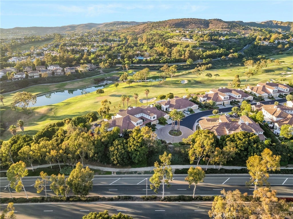 2 Avenida Cristal, San Clemente, CA 92673 2 Avenida Cristal, San Clemente, CA 92673