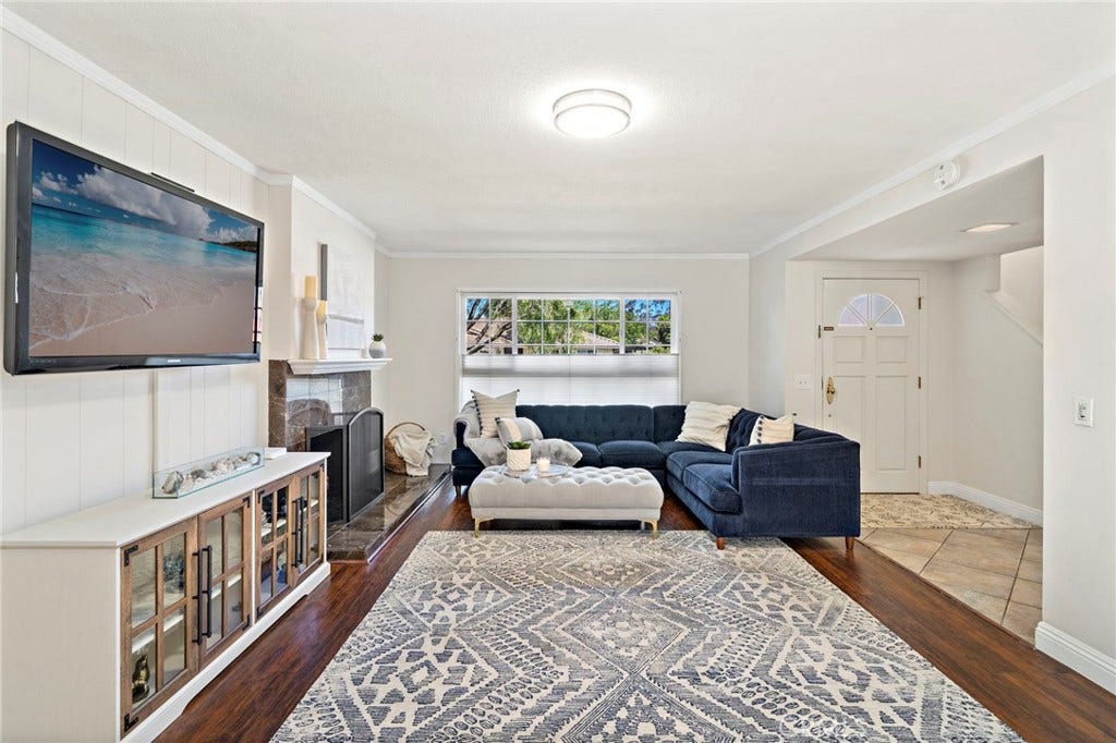25042 Greenbay Drive, Lake Forest, CA 92630 25042 Greenbay Drive, Lake Forest, CA 92630