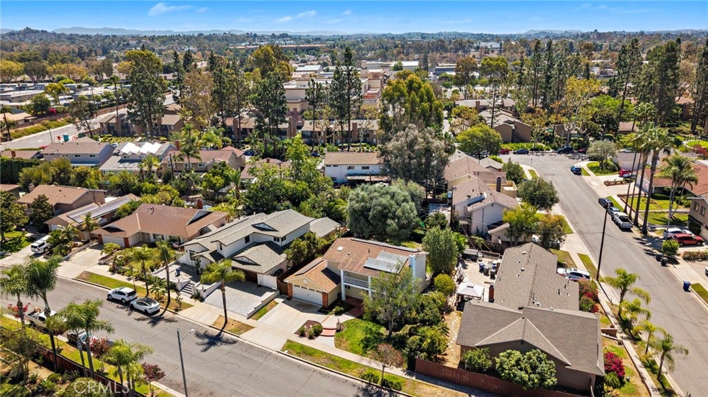 25042 Greenbay Drive, Lake Forest, CA 92630 25042 Greenbay Drive, Lake Forest, CA 92630