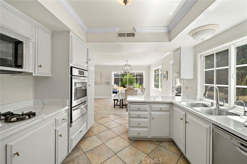 25042 Greenbay Drive, Lake Forest, CA 92630 25042 Greenbay Drive, Lake Forest, CA 92630