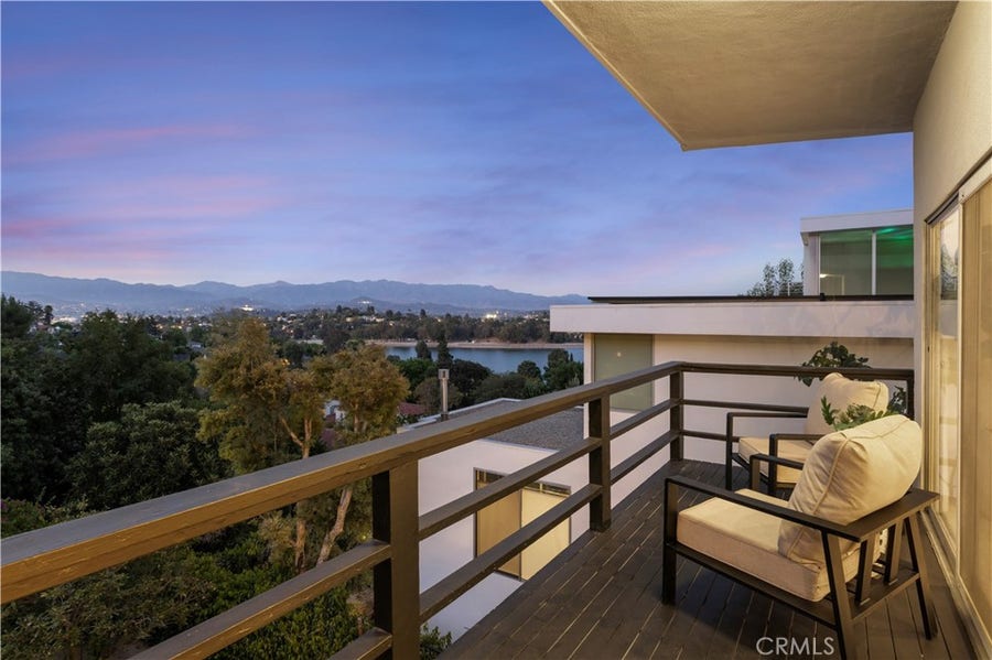 Property photo for 2054 Kenilworth, Los Angeles, CA