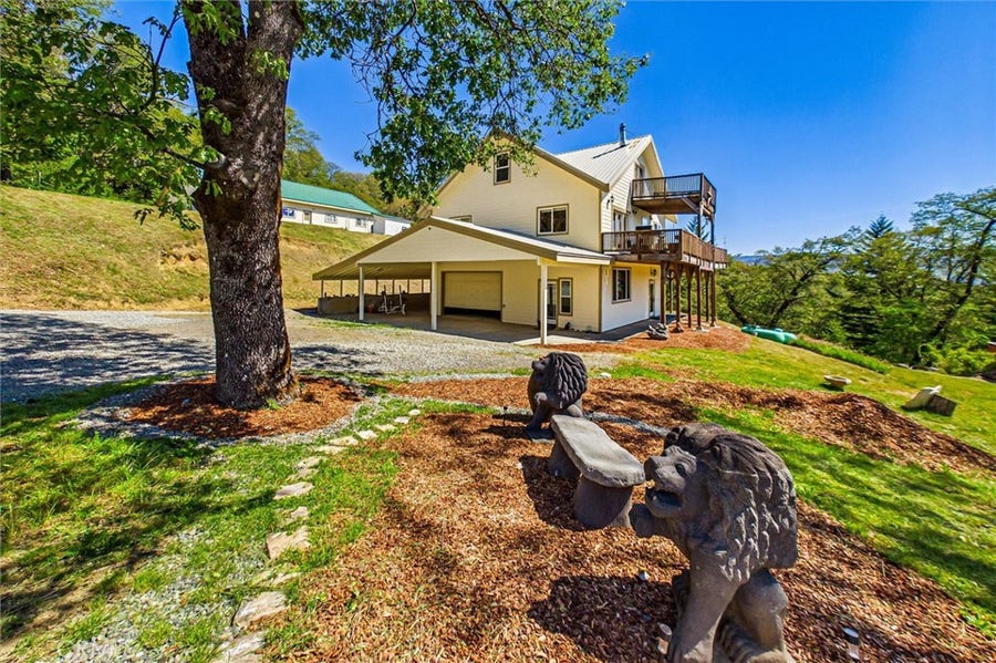 Property photo for 101 Gasline, Unincorporated, CA