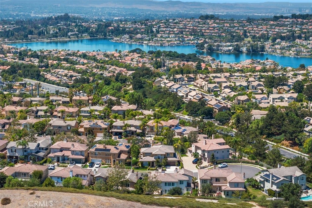 22801 Maiden Lane, Mission Viejo, CA 92692 Lake Mission Viejo