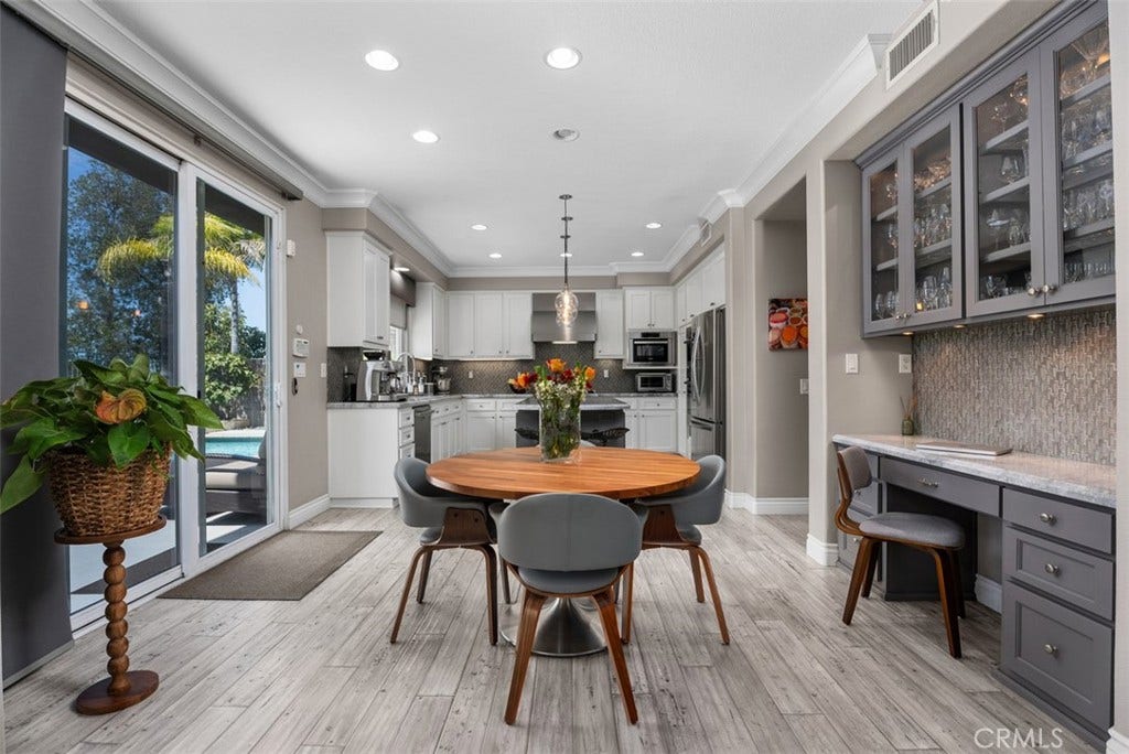 22801 Maiden Lane, Mission Viejo, CA 92692 Breakfast area with built-in desk