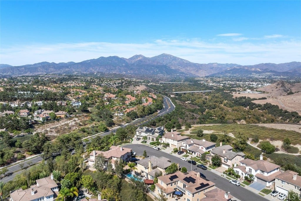22801 Maiden Lane, Mission Viejo, CA 92692 Saddleback Mountain