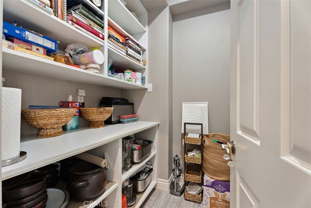 22801 Maiden Lane, Mission Viejo, CA 92692 walk-in pantry