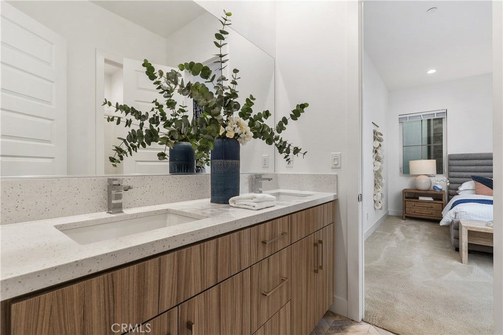33921 Paseo Eternidad, San Juan Capistrano, CA 92675 Jack-N-Jill Bathroom for Bedroom #3 & #4