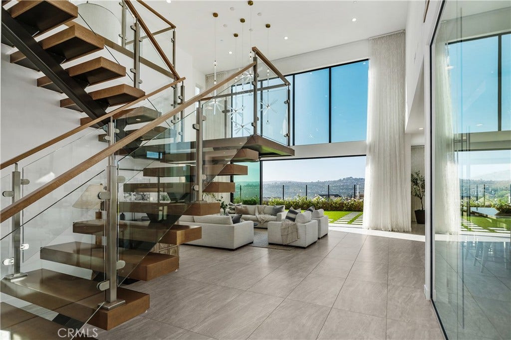 33921 Paseo Eternidad, San Juan Capistrano, CA 92675 Upgraded Floating Staircase