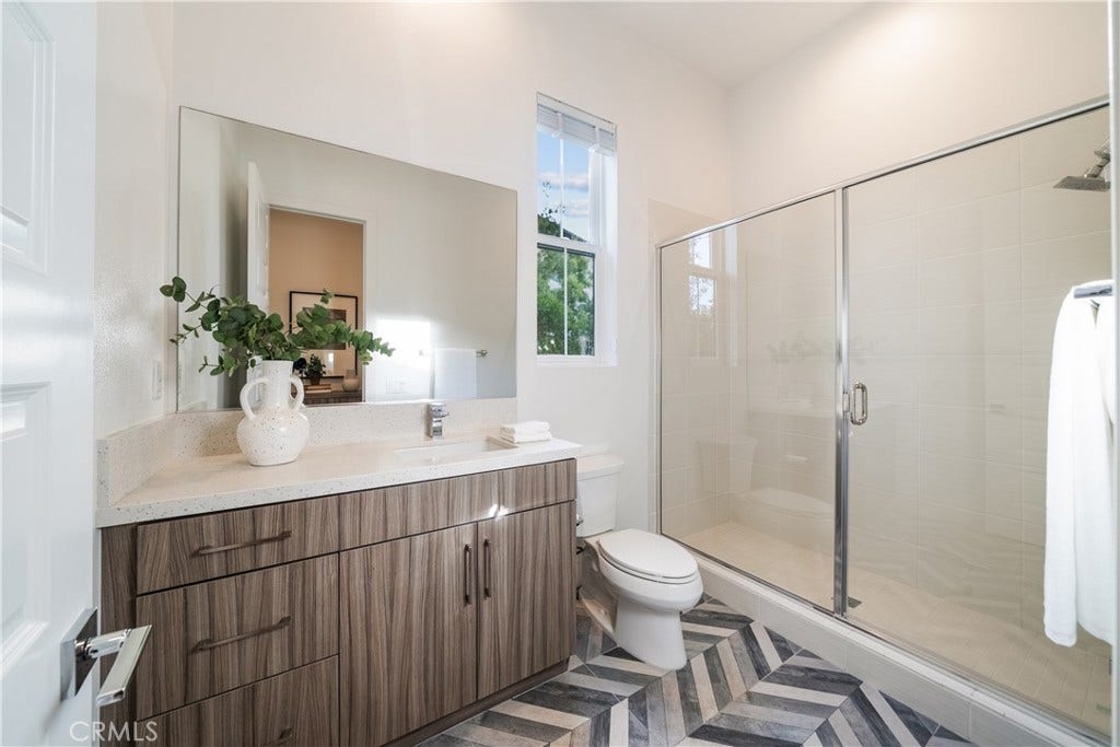 33921 Paseo Eternidad, San Juan Capistrano, CA 92675 Downstairs Ensuite Bedroom Bathroom
