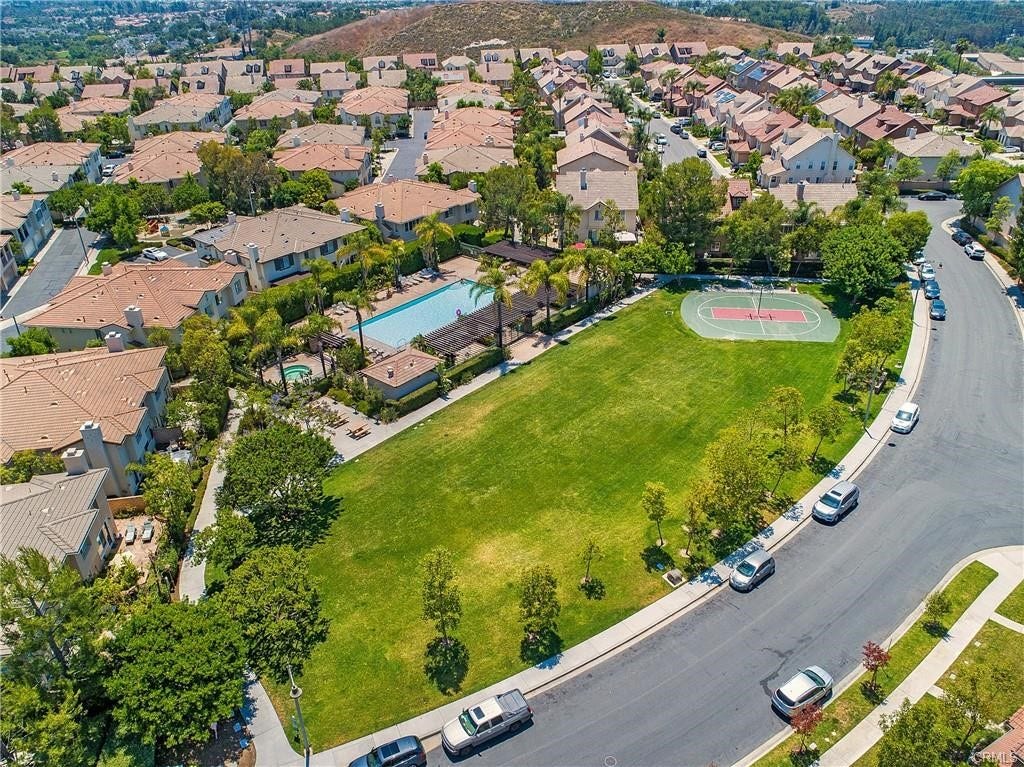 252 Knoll Lake, Mission Viejo, CA 92692 252 Knoll Lake, Mission Viejo, CA 92692