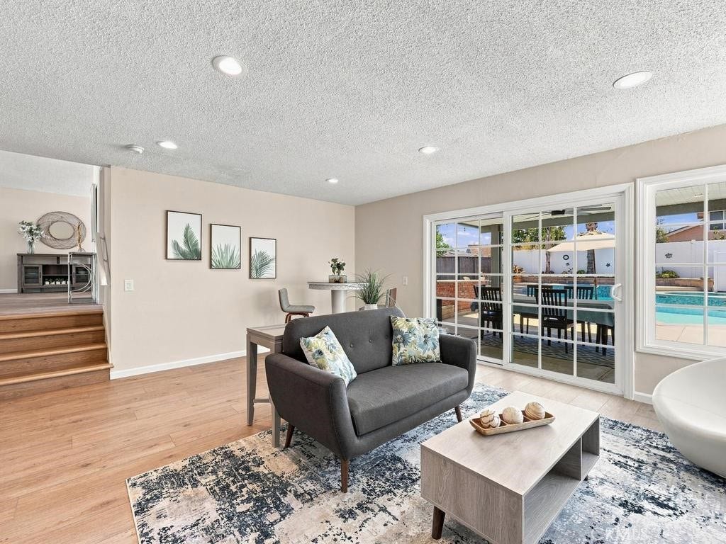 23862 Copenhagen, Mission Viejo, CA 92691 Family room